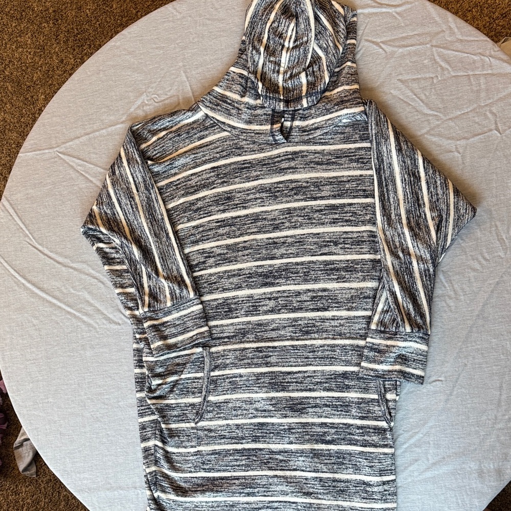 Market & Spruce Gray and White Striped Hoodie